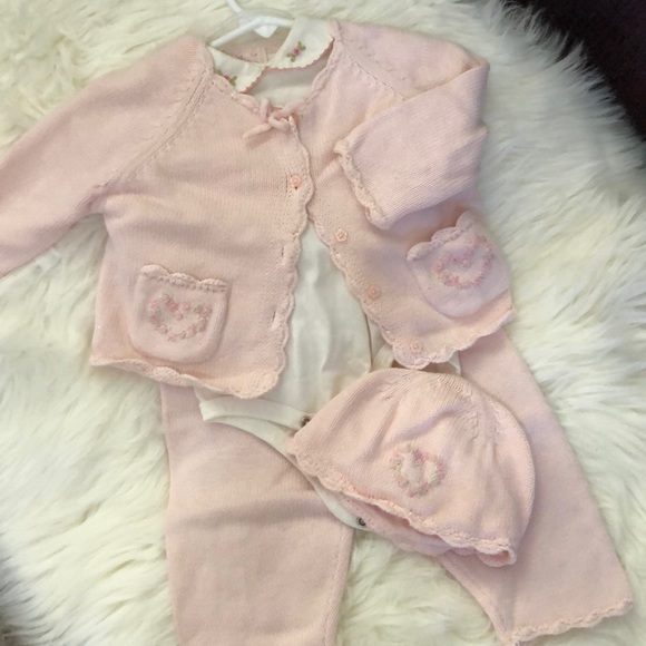 6-9mo pink crochet outfit with hat. - Picture 1 of 8